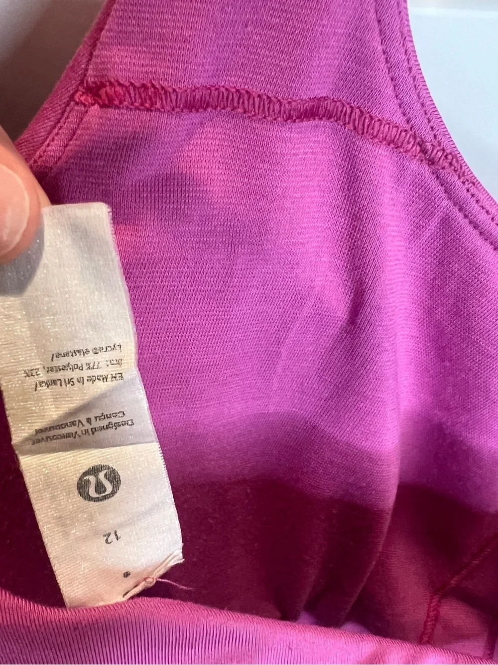Lululemon Women’s Energy Sports Bra Medium Support- Magenta Pink